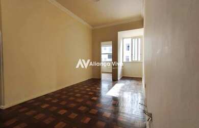 Imagem: O apartamento possui 2 Dormitórios, 2 Banheiros, 65m² de Área