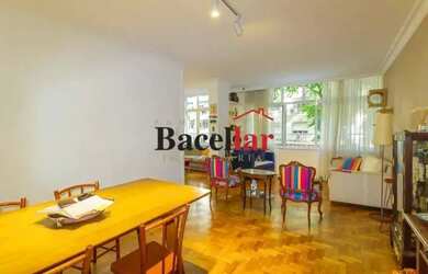 Imagem: O apartamento possui 3 Dormitórios, 4 Banheiros, 1 Vaga na