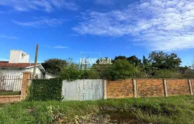 Imagem: O terreno possui 460m² de Área e está localizado em Laranjal