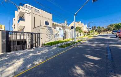 Imagem: Sobrados novos com terraço, à venda no São Lourenço