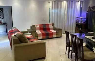 Imagem: A casa possui 3 Dormitórios, 3 Banheiros, 186m² de Área e