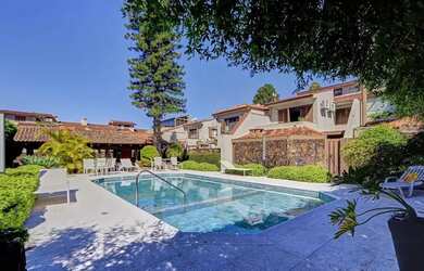 Imagem: A casa em condomínio possui 4 Dormitórios, 4 Banheiros, 2