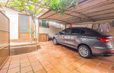 Imagem 7: Imóvel para venda possui 305 metros quadrados com 4 quartos em Tristeza...