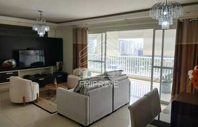 Imagem: O apartamento possui 4 Dormitórios, 5 Banheiros, 3 Vagas na