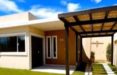 Imagem: A casa possui 2 Dormitórios, 2 Banheiros, 2 Vagas na garagem