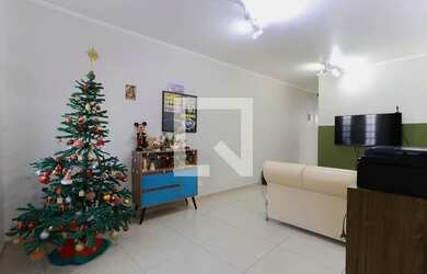 Imagem: A casa possui 3 Dormitórios, 4 Banheiros, 1 Vaga na garagem