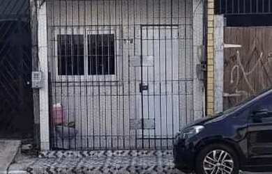 Imagem: A casa possui 2 Dormitórios, 1 Banheiro, 65m² de Área e