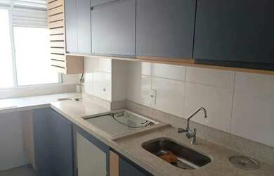 Imagem: O apartamento possui 2 Dormitórios, 1 Banheiro, 1 Vaga na garagem