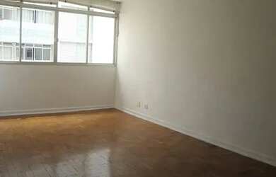 Imagem: O apartamento possui 3 Dormitórios, 1 Banheiro, 1 Vaga na garagem