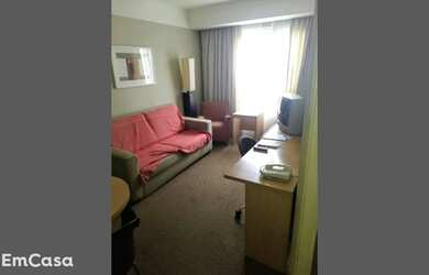 Imagem: O apartamento possui 1 Dormitório, 1 Banheiro, 1 Vaga na garagem