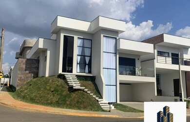 Imagem: A casa em condomínio possui 3 Dormitórios, 5 Banheiros, 4