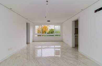 Imagem: O apartamento possui 2 Dormitórios, 1 Banheiro, 2 Vagas na