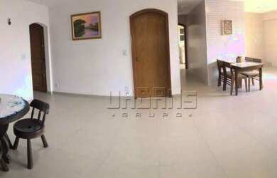 Imagem: O apartamento possui 4 Dormitórios, 5 Banheiros, 4 Vagas na