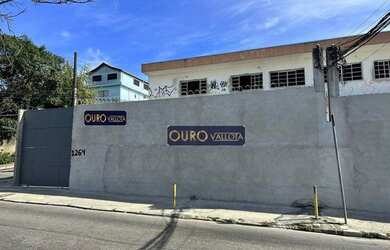 Imagem: O depósito possui 5 Vagas na garagem e 500m² de Área e está