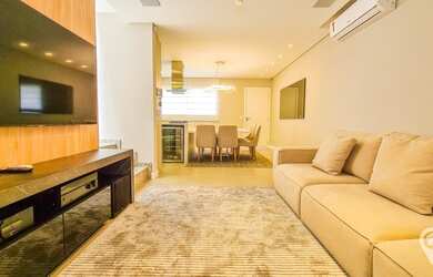 Imagem: A casa possui 3 Dormitórios, 4 Banheiros, 2 Vagas na garagem