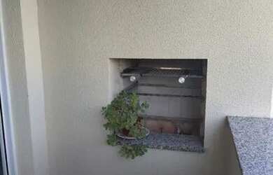 Imagem: O apartamento possui 2 Dormitórios, 1 Banheiro, 1 Vaga na garagem