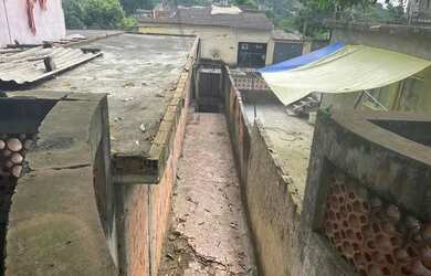 Imagem: A casa possui 3 Dormitórios, 2 Banheiros, 360m² de Área e