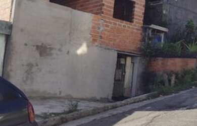 Imagem: A casa possui 3 Dormitórios, 2 Banheiros, 120m² de Área e