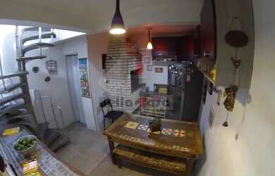 Imagem: A casa possui 3 Dormitórios, 4 Banheiros, 1 Vaga na garagem