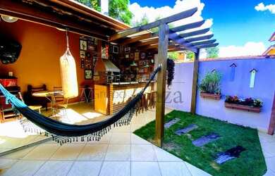 Imagem: A casa em condomínio possui 3 Dormitórios, 3 Banheiros, 2