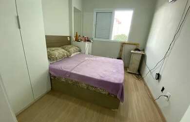 Imagem: A casa possui 4 Dormitórios, 4 Banheiros, 5 Vagas na garagem