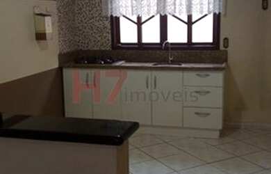 Imagem: O apartamento possui 3 Dormitórios, 1 Banheiro, 2 Vagas na