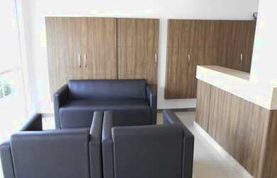 Imagem: O apartamento possui 1 Dormitório, 1 Banheiro, 1 Vaga na garagem