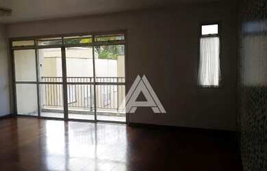 Imagem: O apartamento possui 3 Dormitórios, 1 Banheiro, 2 Vagas na