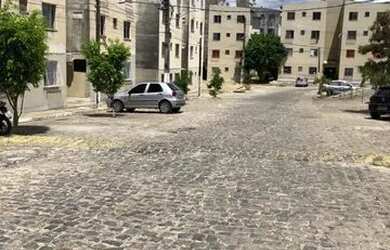 Imagem: O apartamento possui 2 Dormitórios, 1 Banheiro, 2 Vagas na