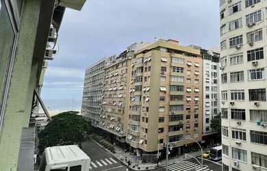 Imagem: O apartamento possui 1 Dormitório, 1 Banheiro, 32m² de Área