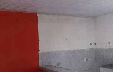 Imagem: A casa possui 1 Dormitório, 1 Banheiro, 2 Vagas na garagem