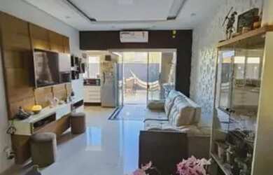 Imagem: A casa à venda possui 3 Dormitórios, 2 Banheiros, 2 Vagas