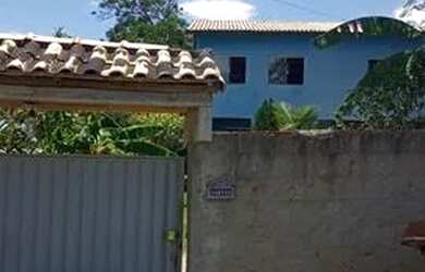 Imagem: A casa possui 1 Dormitório, 1 Banheiro, 1 Vaga na garagem