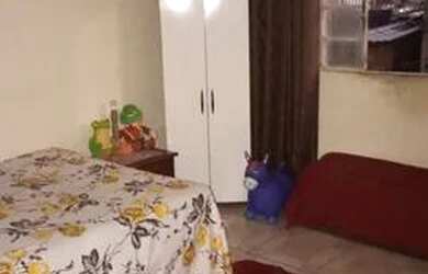 Imagem: A casa possui 1 Dormitório, 1 Banheiro, 2 Vagas na garagem