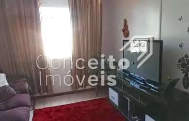 Imagem: A casa possui 3 Dormitórios, 2 Banheiros, 1 Vaga na garagem