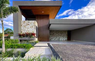 Imagem: A casa em condomínio possui 4 Dormitórios, 5 Banheiros, 4