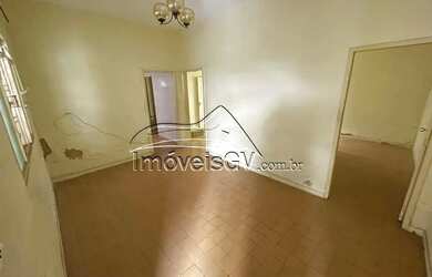 Imagem: A casa possui 3 Dormitórios, 1 Banheiro, 1 Vaga na garagem