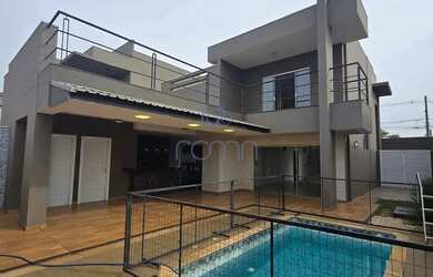 Imagem: A casa em condomínio possui 3 Dormitórios, 4 Banheiros, 4