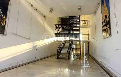 Imagem: O depósito possui 1.002m² de Área e está localizado em