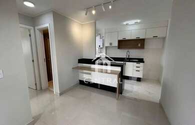 Imagem: O apartamento possui 2 Dormitórios, 1 Banheiro, 1 Vaga na garagem