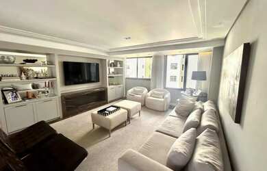 Imagem: O apartamento possui 3 Dormitórios, 5 Banheiros, 2 Vagas na