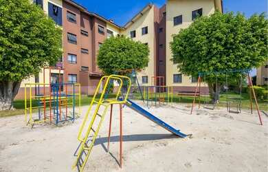 Imagem: O apartamento possui 2 Dormitórios, 1 Banheiro, 1 Vaga na garagem