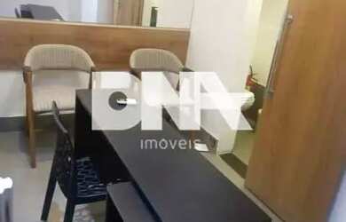 Imagem: O depósito possui 1 Vaga na garagem e 27m² de Área e está