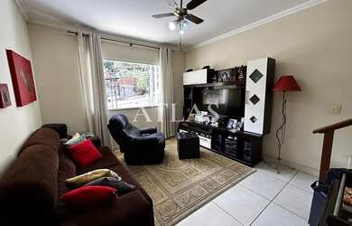 Imagem: A casa à venda possui 3 Dormitórios, 3 Banheiros, 2 Vagas