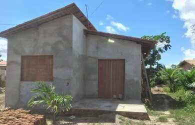 Imagem: A casa possui 2 Dormitórios, 1 Banheiro e está localizado