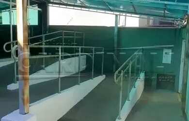 Imagem: O depósito possui 2 Vagas na garagem, 255m² de Área e está