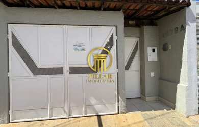 Imagem: A casa possui 4 Dormitórios, 2 Banheiros, 1 Vaga na garagem