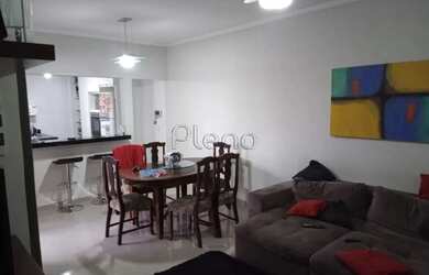 Imagem: A casa possui 2 Dormitórios, 1 Banheiro, 4 Vagas na garagem