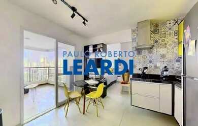 Imagem: O apartamento possui 1 Dormitório, 1 Banheiro, 1 Vaga na garagem