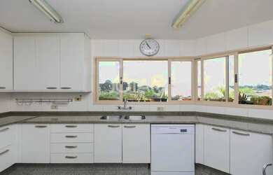 Imagem 12: UMA CASA PARA APROVEITAR A FAMÍLIA Casa gostosa no seminário - j8 imóveis